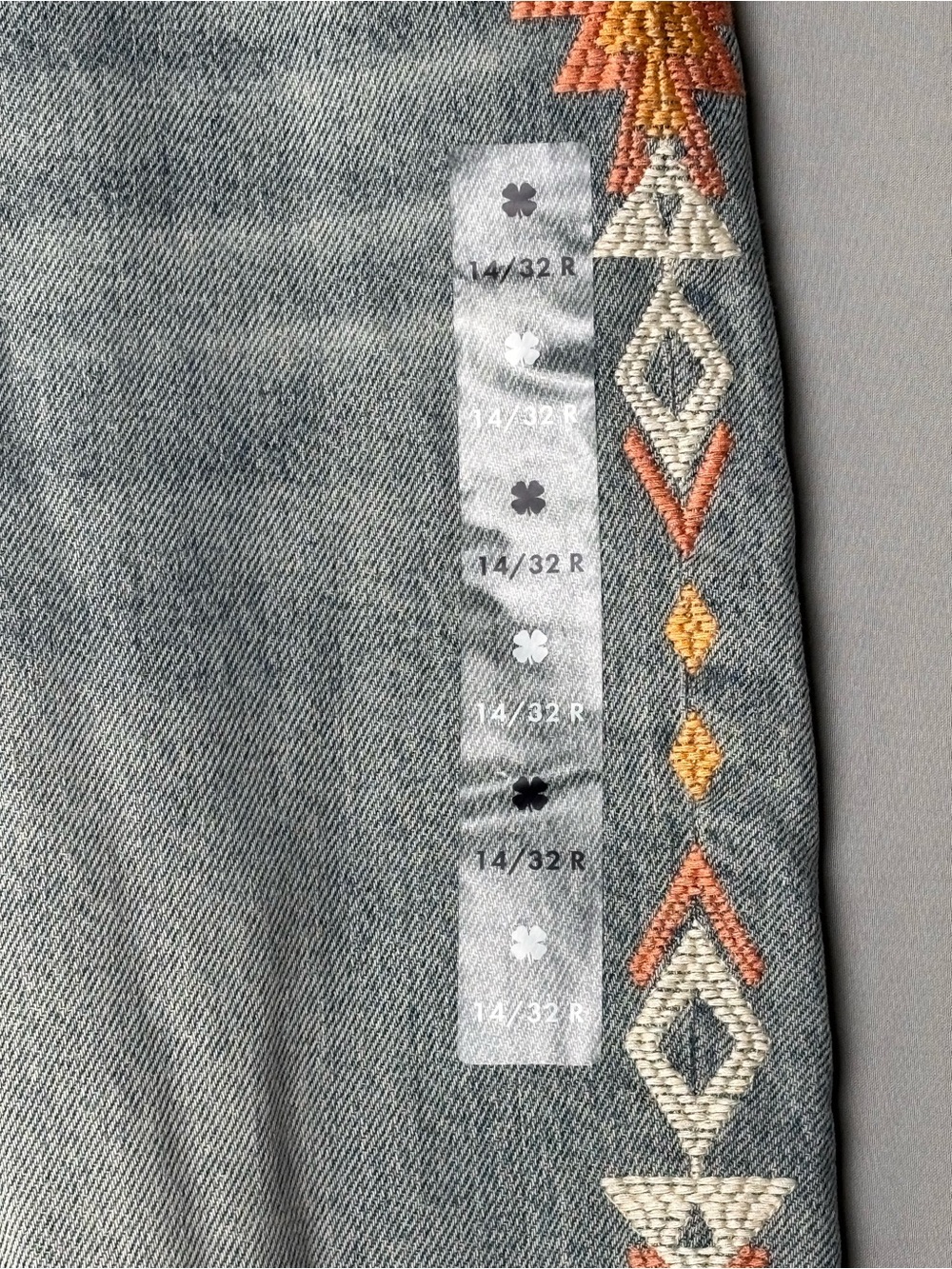 Lucky Brand Women’s Size 14 Light Wash Jeans with Orange Embroidered Navajo Trim - Picture 11 of 13